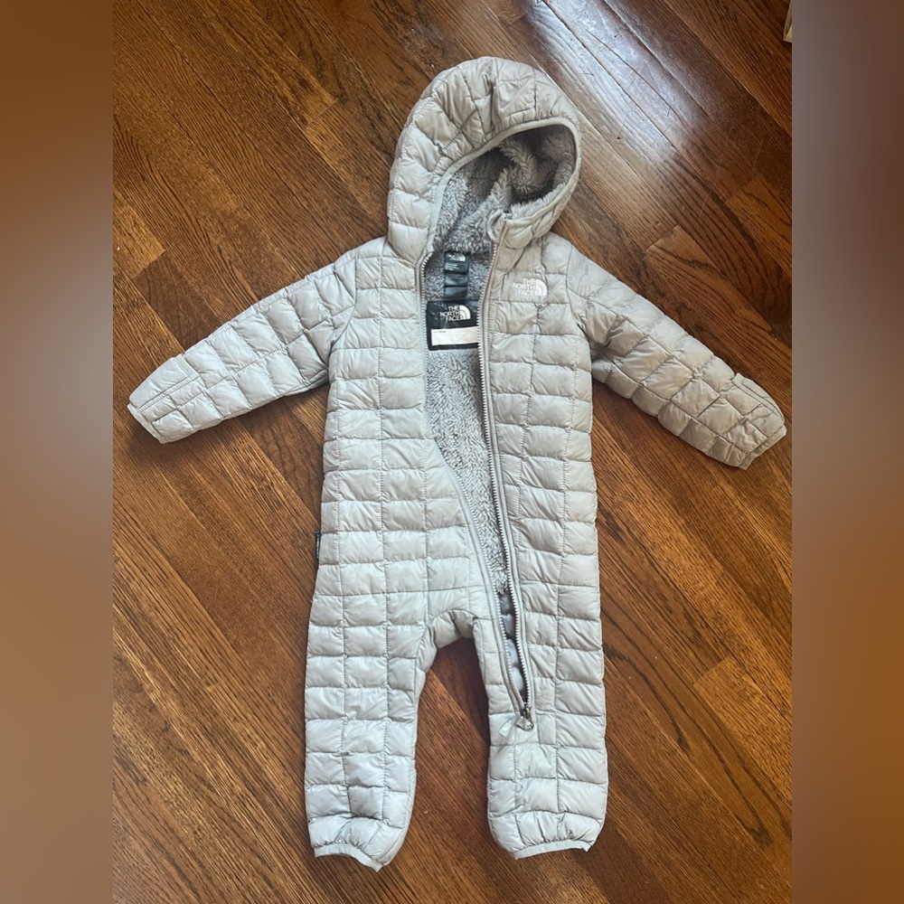 Perfect condition The North Face Thermoball Baby Bunting in Grey - 12-18M